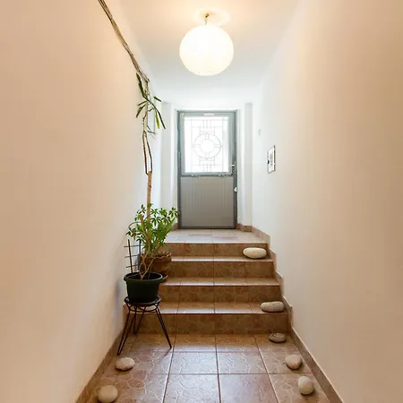 Parlament Nest Apartment *